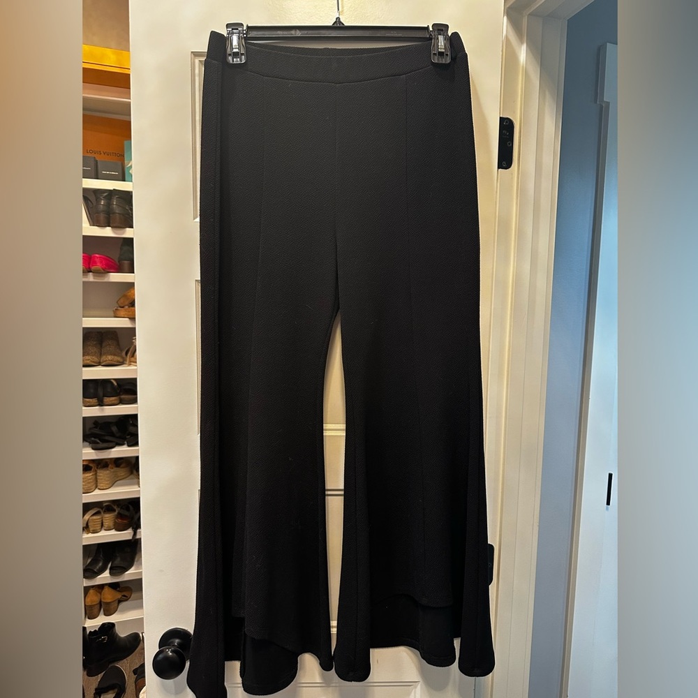 Cece Black Flare size- Large